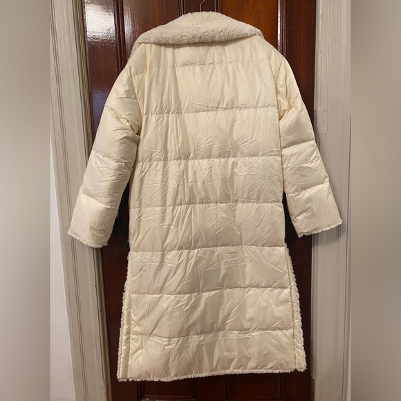 Michael Kors Quilted Ciré and Faux
Shearling Reversible Puffer
Coat- Women’s MED - Picture 3 of 16